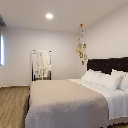 Alzira Farm stay Seia